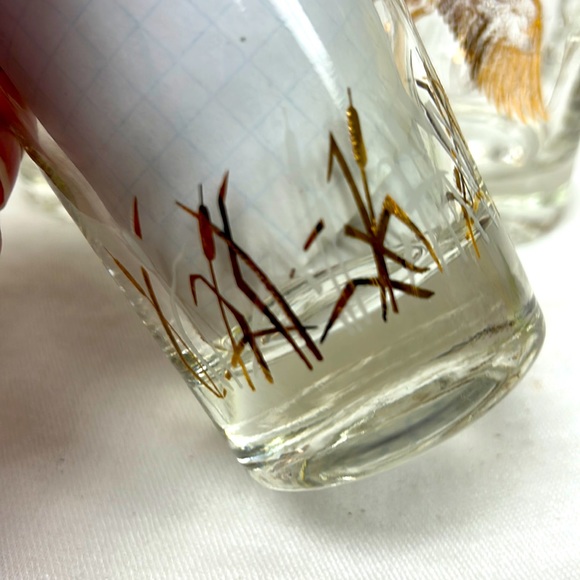 - Mid Century Modern set of 7  5.5” H glasses with Canadian Geese - Picture 4 of 8